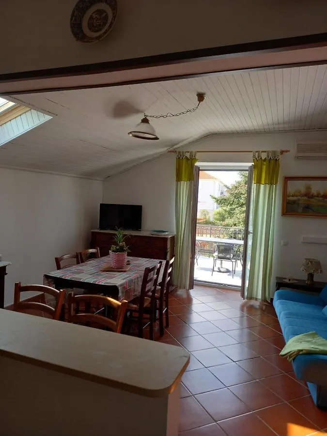 Apartments Miri Zambratija  Zambratija (Istria)