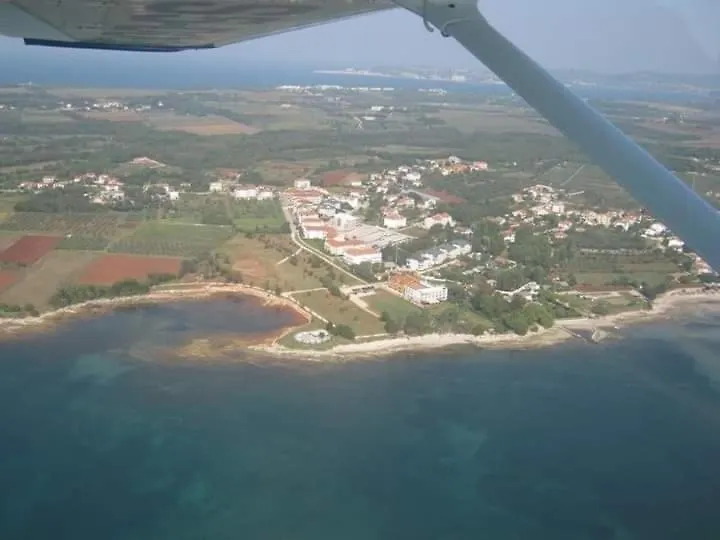 Apartments Miri Zambratija