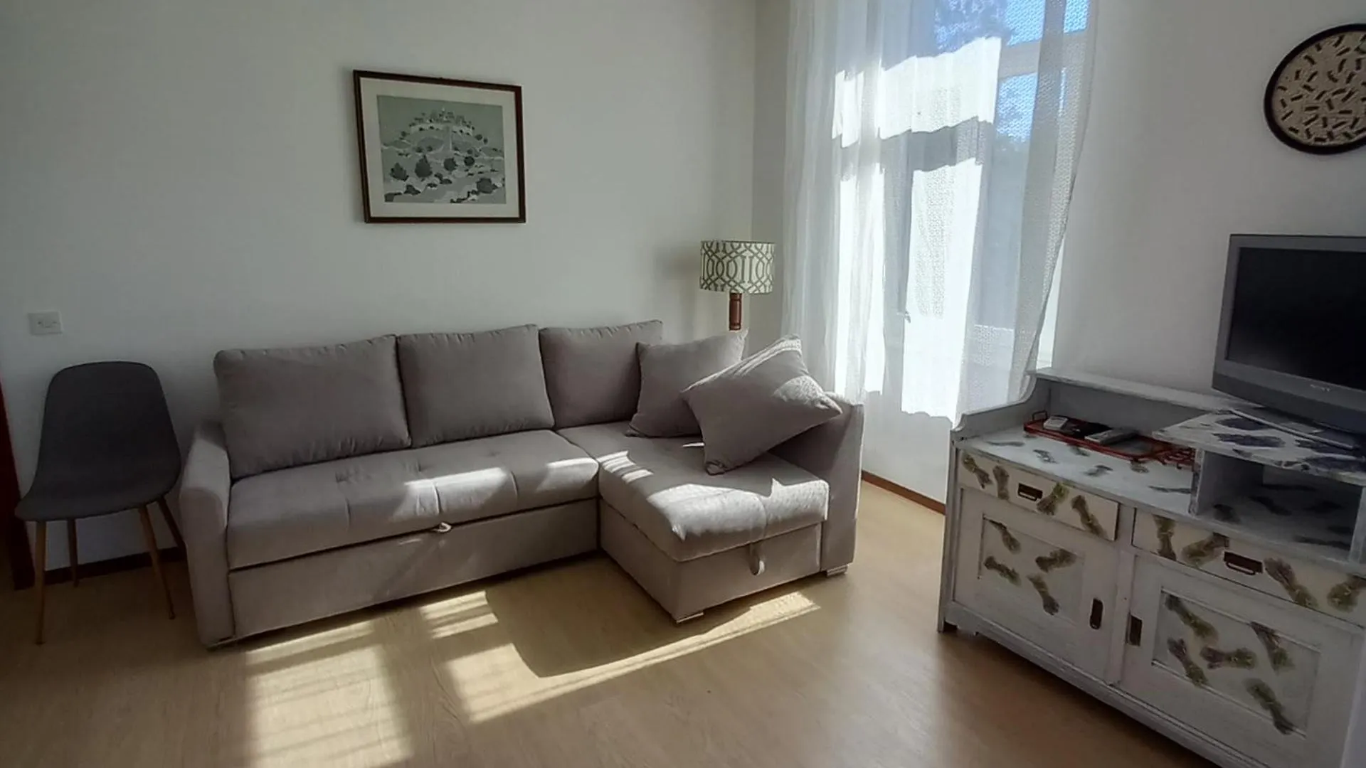 Apartments Miri Zambratija