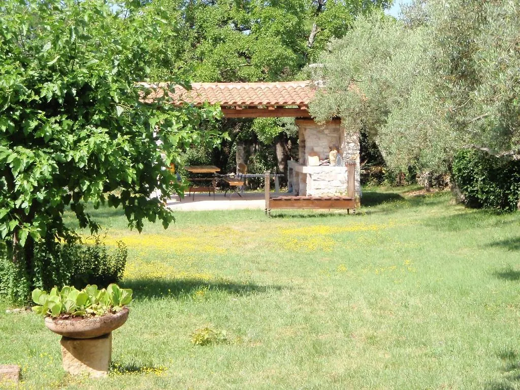 Apartments Miri Zambratija