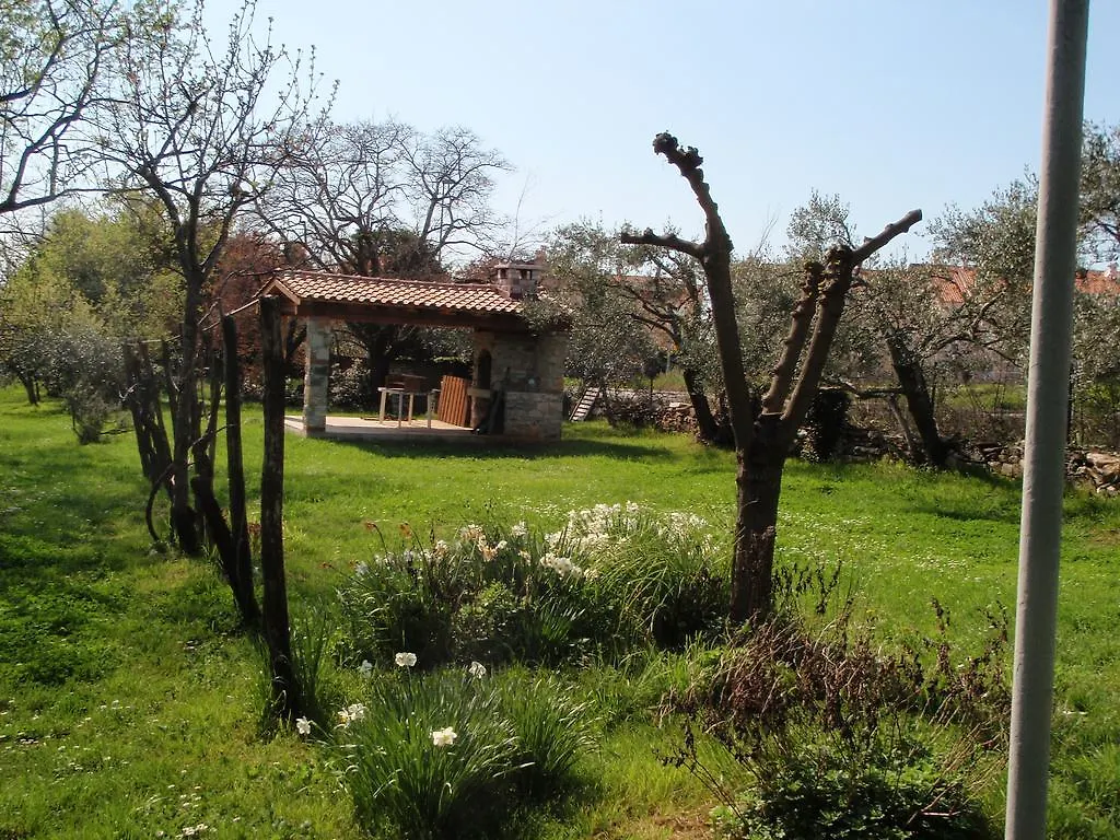 Apartments Miri Zambratija  0*, Zambratija (Istria)