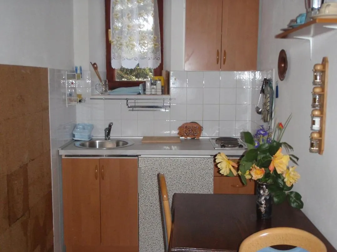 Apartments Miri Zambratija